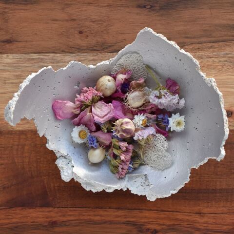 loofah potpourri with white bowl
